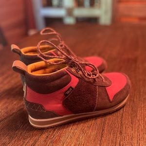 Teva Women’s Highside ‘84 Mid